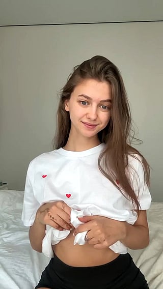 Cute Reveal: Teen Tits'