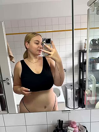 Big Tits MILF: Feeling Sexy with My Tits Out'