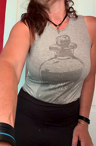 Posing to Show My Boobs Aren't Bigger Than My Head'