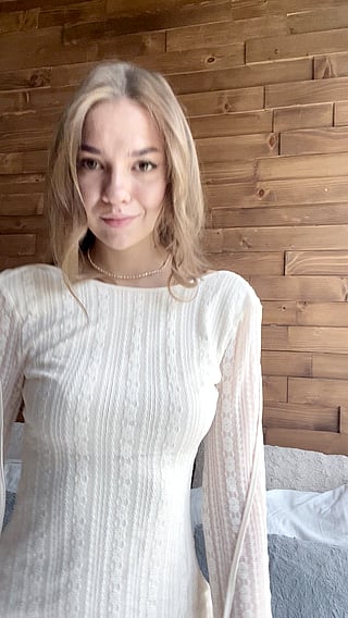 Titty Reveal: Cute Teen Shows Off Her Boobs'
