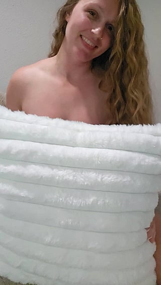 Riding with a View: Amateur MILF Pussy and Tits'
