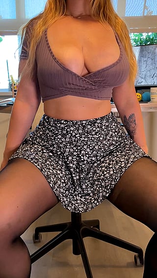 Big Tits MILF Wants to Try a New Cock'