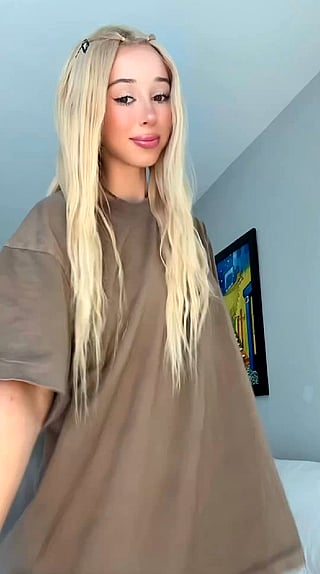 Revealing the Teen's Tits in the Oversized T-shirt'