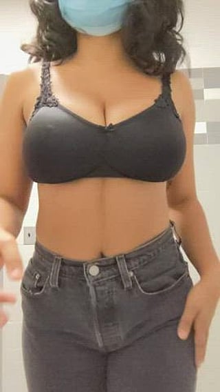 Bouncing Tits Reveal: One by One'