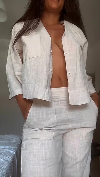 Big Tits Blowjob: White Outfit, Big Ass, Cumshot'