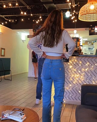 Petite Pants Showoff: Public Display of Cute Jeans'