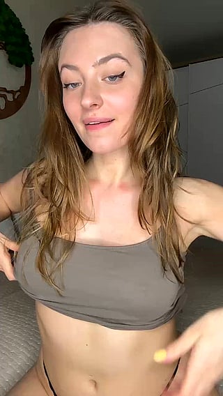 Big Tits Reveal: My Mid-Sized and Lovely Chest'