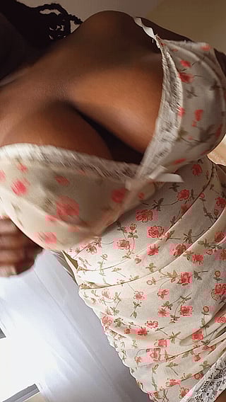 Titty Day: A Busty Babe's Floral Fantasy'