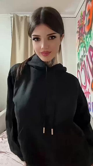 Bouncing Boobs: Cute Teen Amateur Solo NSFW'