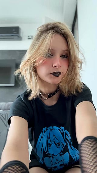 Gothic Tits: Amateur Teen Homemade'