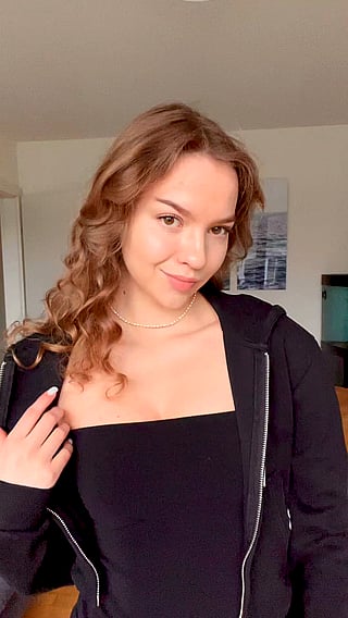 Cute Titties Reveal: A Teen's Natural Beauty'