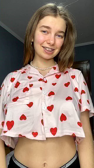 Slim Babe Drops Huge Boobies'