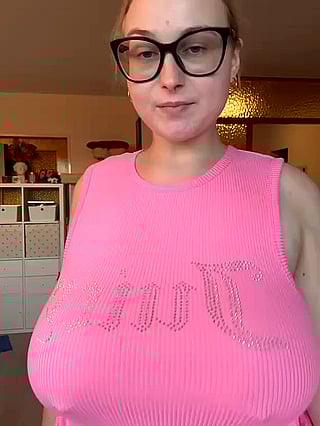 Big Tits MILF Feeling Naughty Today'