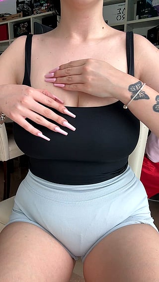 F Cup Titties: They Won't Stay Inside My Bra Today'