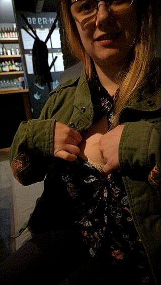 Bouncing Boobs at the Pub: Amateur Teen Flashes Huge Tits'