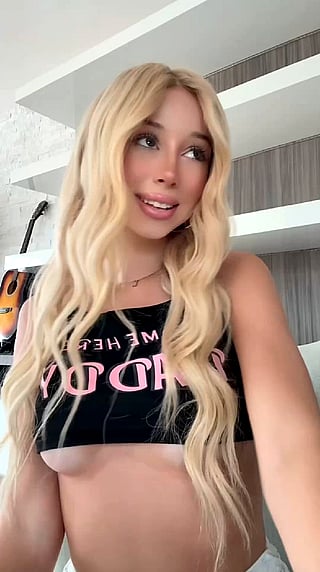 Titty Drop: OnlyFans Teen Exposes Her Goodies'
