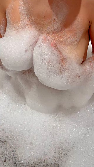 Fuck My Tits in the Shower: Amateur, Natural C-Cup Boobs Tease'