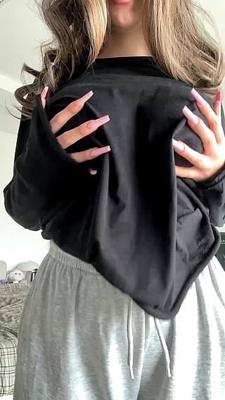 Titty Drop: The Perfect Amateur Big Tits Moment'