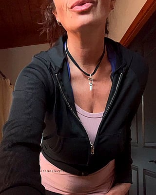 Handfuls of Boobs: Cute MILF on OnlyFans'