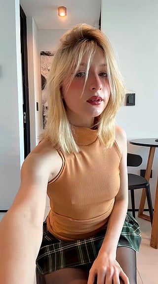 Small Boobs or No Boobs? A Teen's Dilemma'