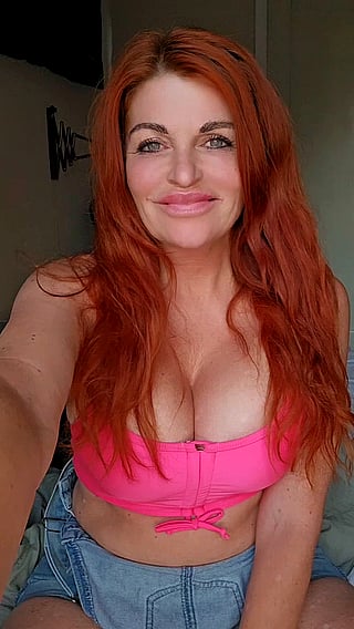 Big Boobs Alert: 'I Need You to Suck on My Soft Boobs''