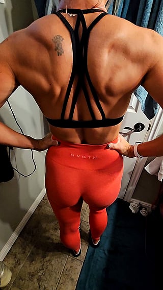 Gym Gone Wrong: Big Ass & Tits Show'