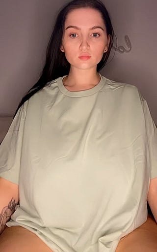 Big Tits Show: They're Too Big to Hide'