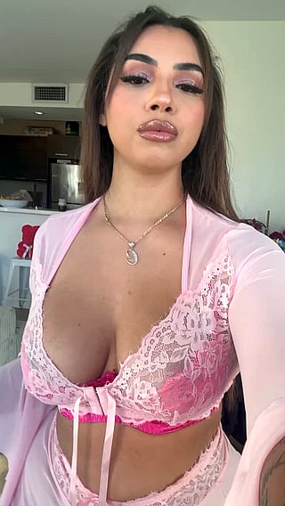 Showing Boobs on the Internet: A Guide to OnlyFans and Tits'