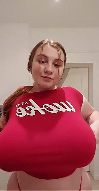 Big Tits Reveal: Bouncing Boobs & Natural Tits'