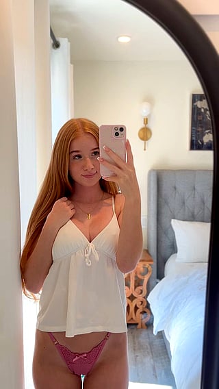 Blonde Babe with Natural Tits Takes a Selfie in Her Cock'