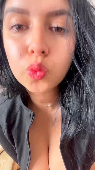 Kiss My Boobs Reveal: Amateur, Big Tits, Huge Tits, Latina, Natural Tits, NSFW, OnlyFans, Teen, Tits'