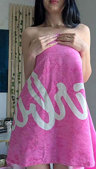Oh Shit, I Dropped My Towel!'