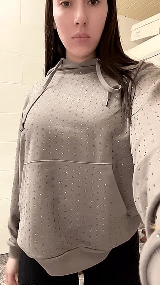 C Cup Chick Refuses to Wear Bras, Says They're Too Small'