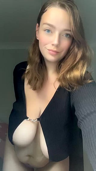 Bouncing Big Tits: My Titties Feeling Juicy Today'