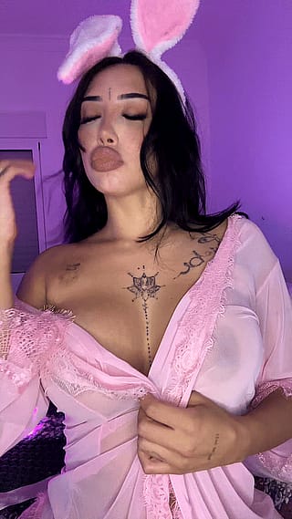 I want you to eat my tits (reveal)'