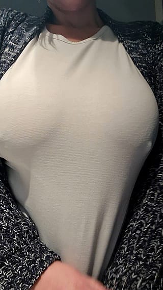 Perfect 36G titty reveal for making your day better'