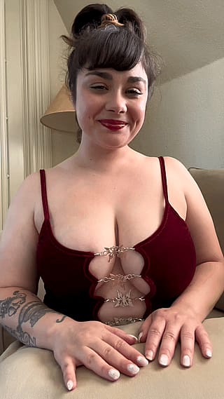 Just in case anyone in here likes curvy girls and natural boobs'