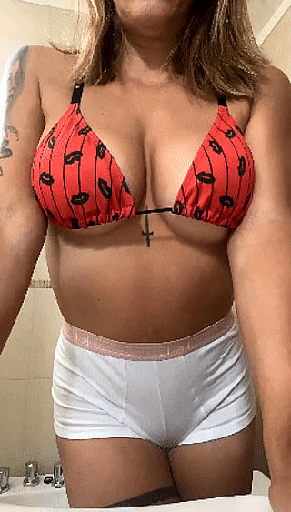 New bikini = new titty drop video'