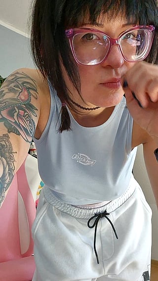 Big Tits Reveal in Joggers: Titty Show in My Pants'