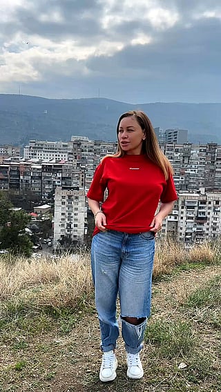 Busty Babe Flashes Boobs in Mountains'